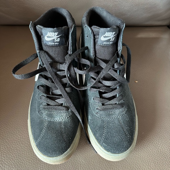 Nike SB Bruin High Top Suede Sneakers - Picture 2 of 6
